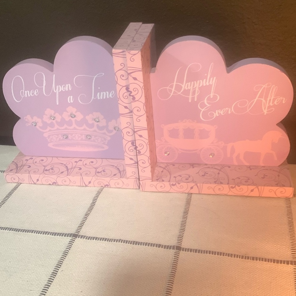 BeriWinkle wooden princess book ends
